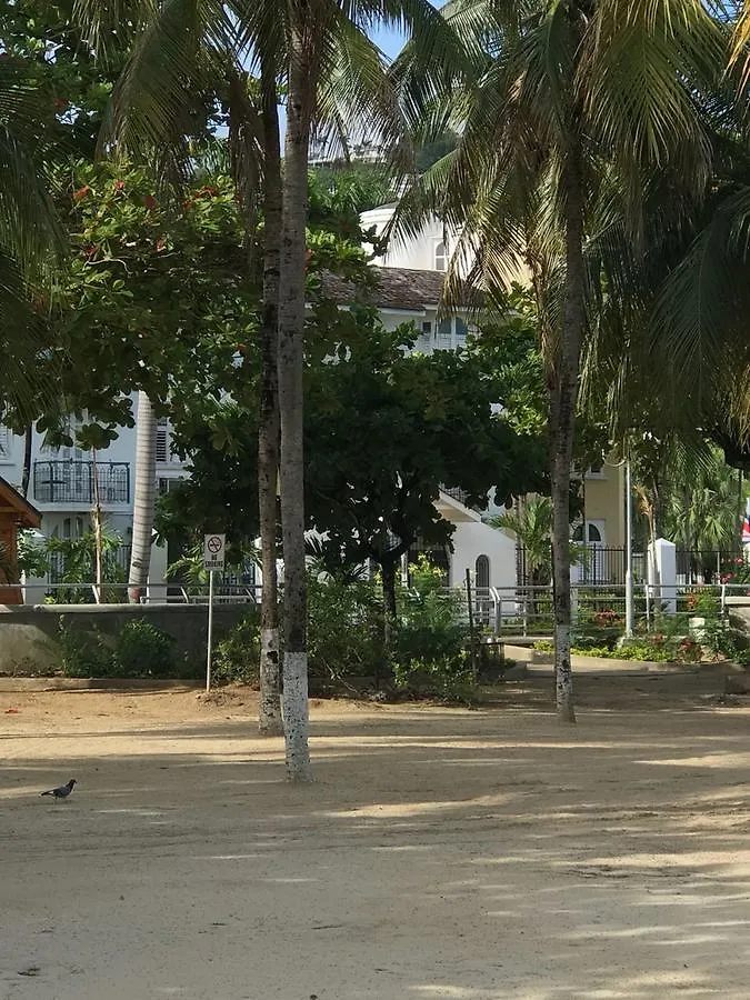 Lejlighed Ocho Rios Beach Apt At Sandcastles
